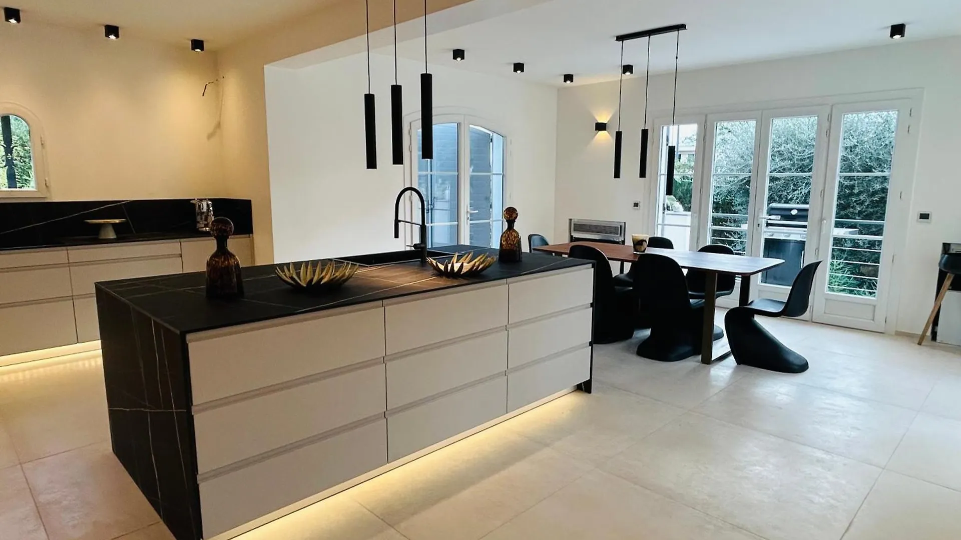Luxury Villa Cannes,350 M2, 12 Pers, 6 Ch 6 Sdb  Cannes