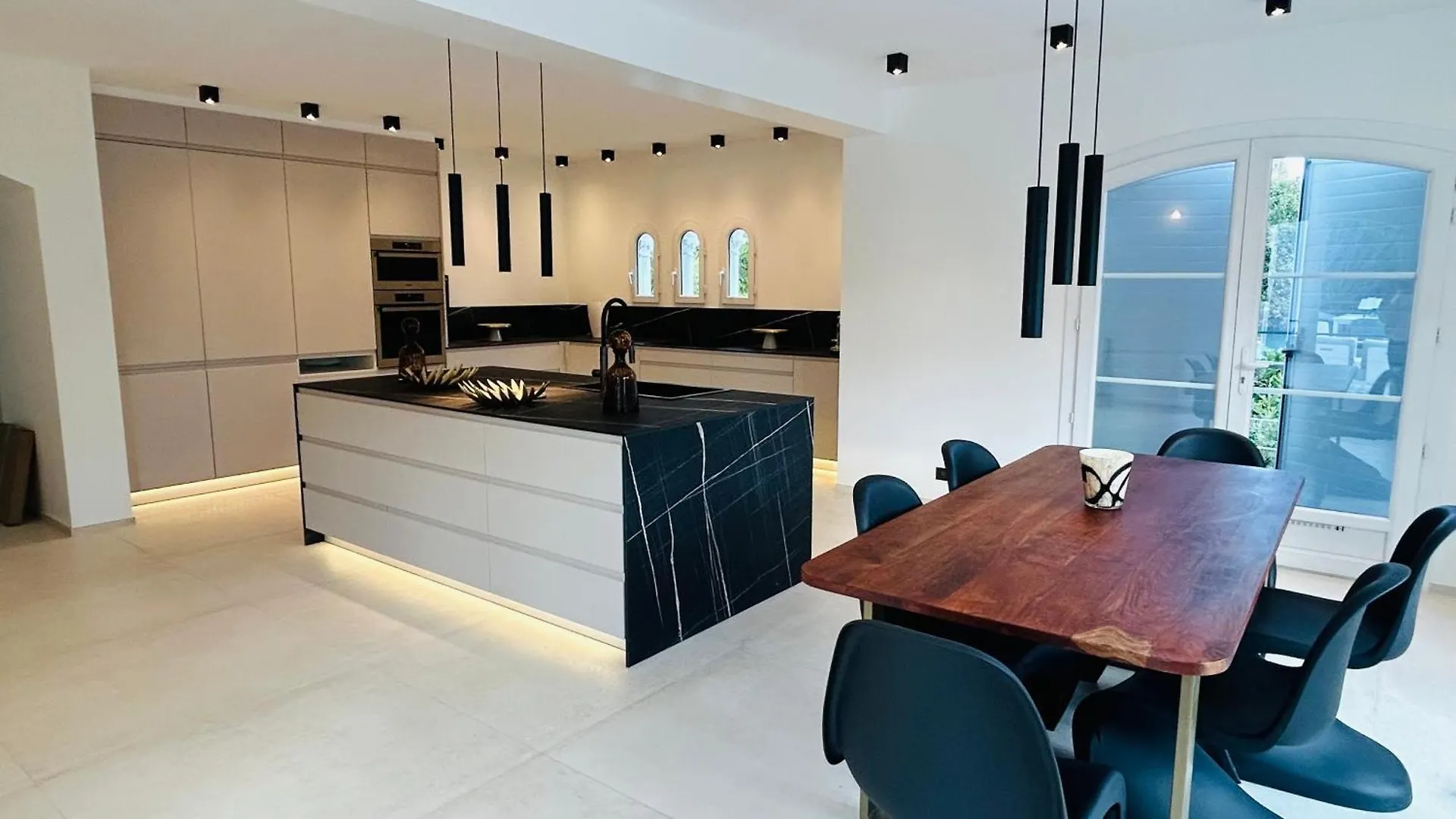 Luxury Villa Cannes,350 M2, 12 Pers, 6 Ch 6 Sdb France